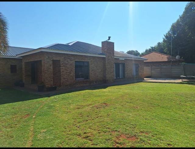 2 BEDROOM HOUSE FOR SALE IN ADAMAYVIEW